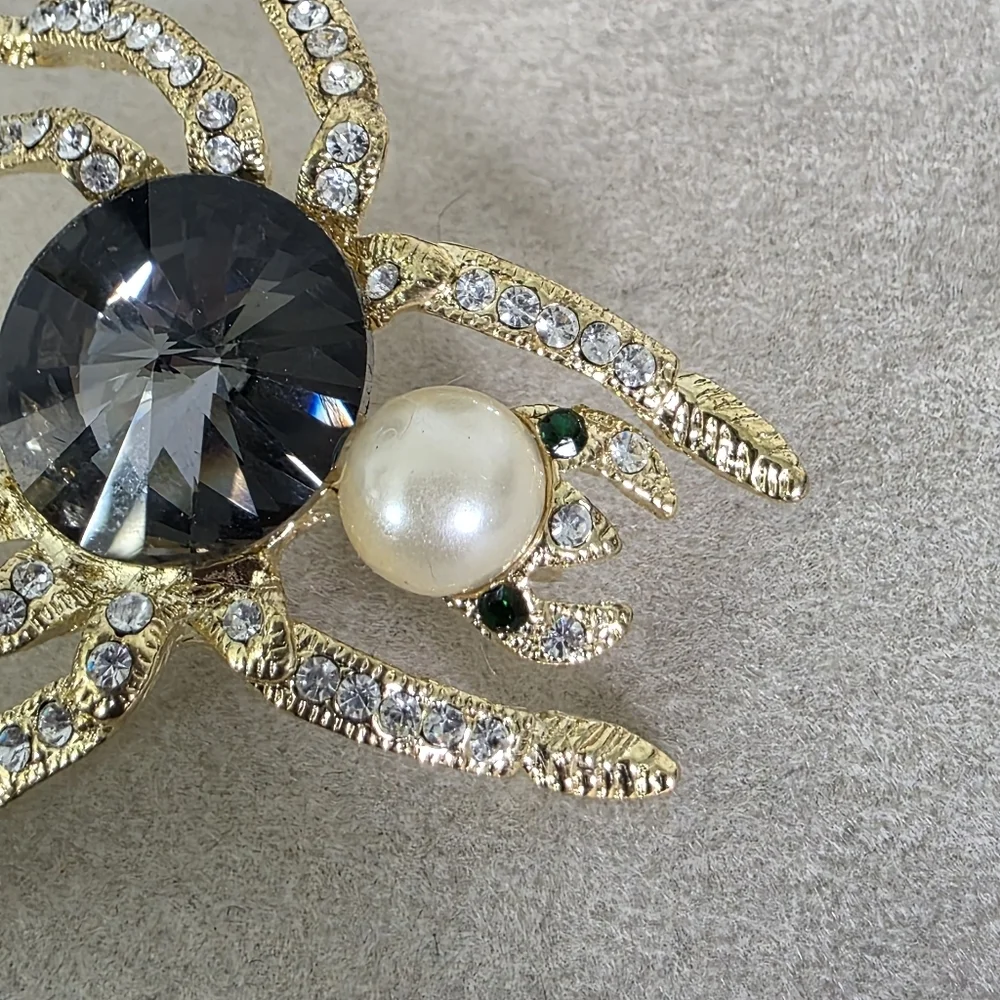 Gold With Rhinestones Spider Brooch Pin - Picture 5 of 7